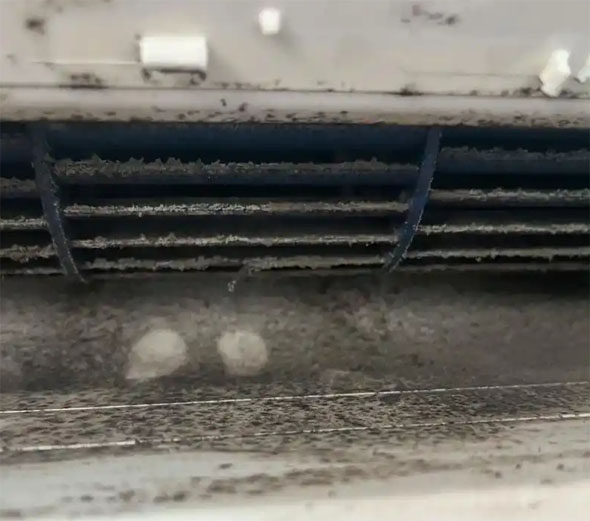 金乡空调吹的风有股烧焦味是怎么回事